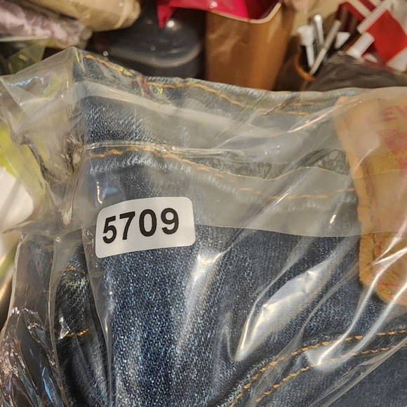 LEVI'S 511 Classic Men's Blue Denim Stright Legs Jeans Size W31 L32 - Picture 13 of 13